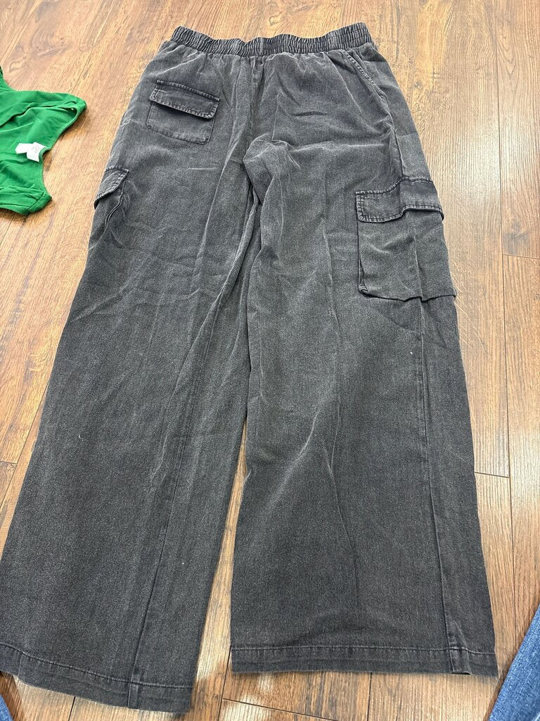 Eesome Women's Black Cargo Pants