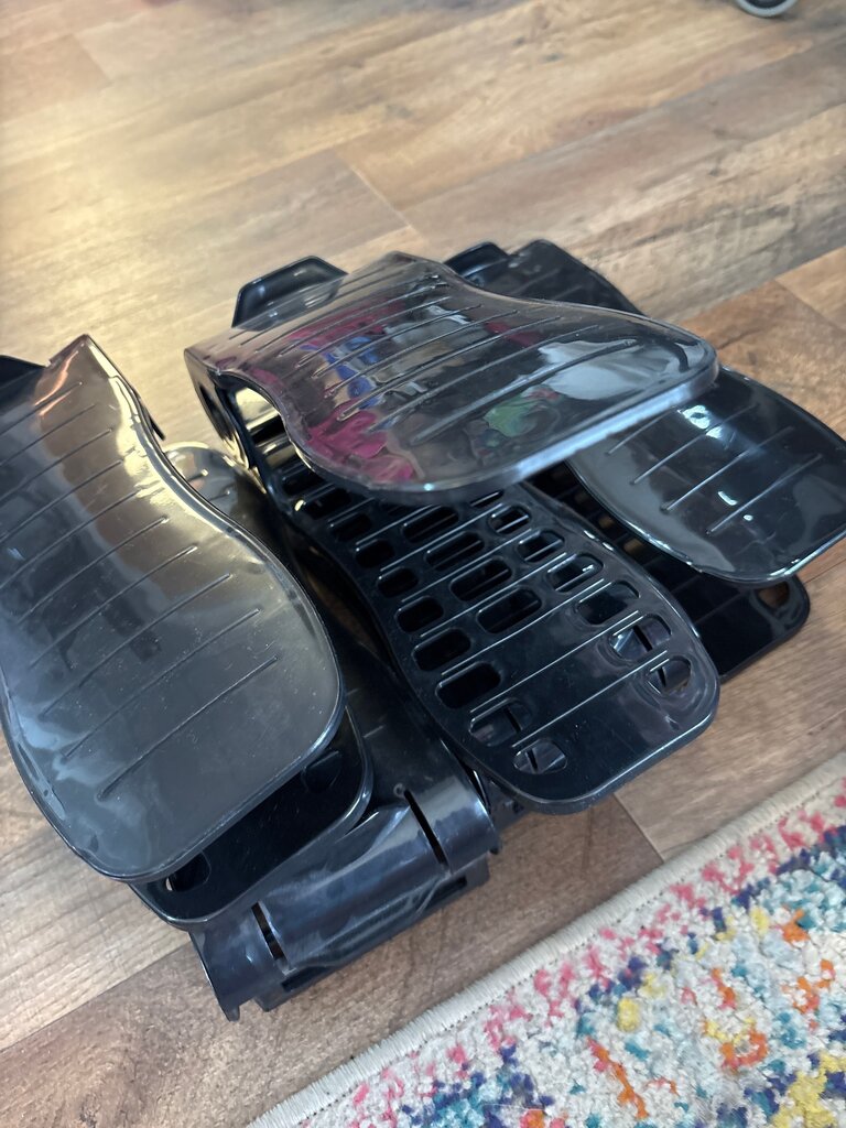 Adjustable Foot Rest