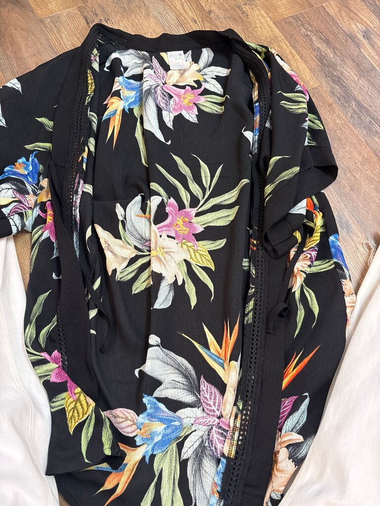 Kona Sol Floral Kimono