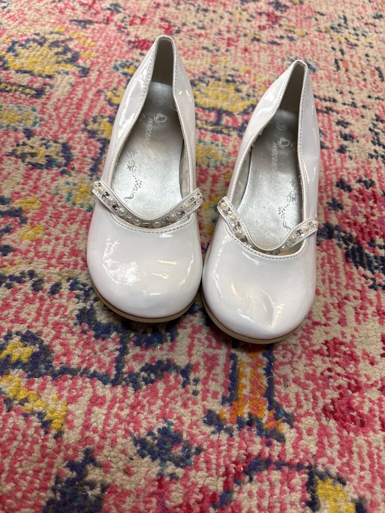 Girls' White Dress Shoes with Embellishment