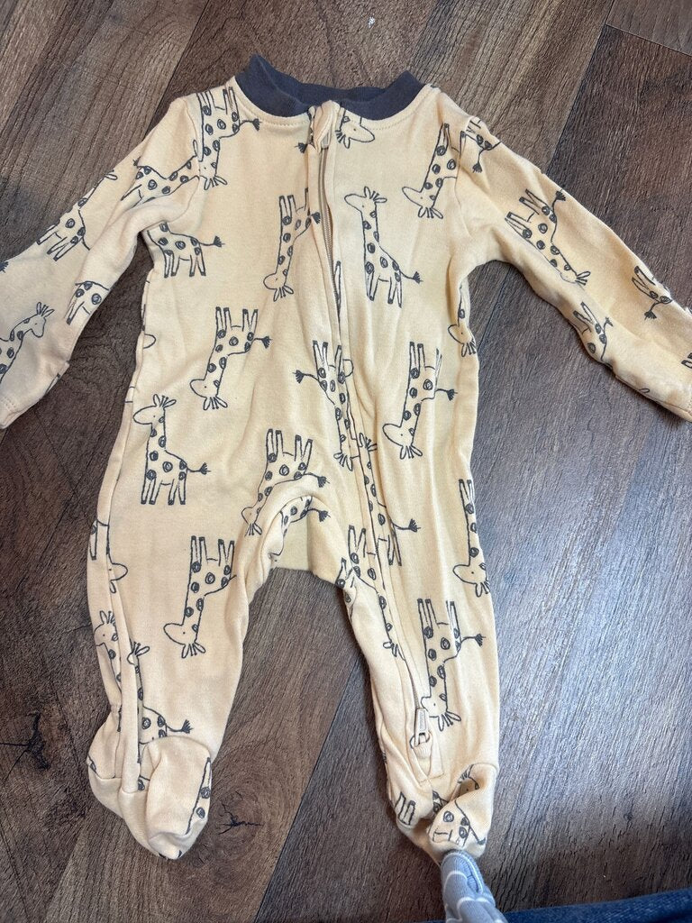 Cute Giraffe Pattern Baby Sleepers