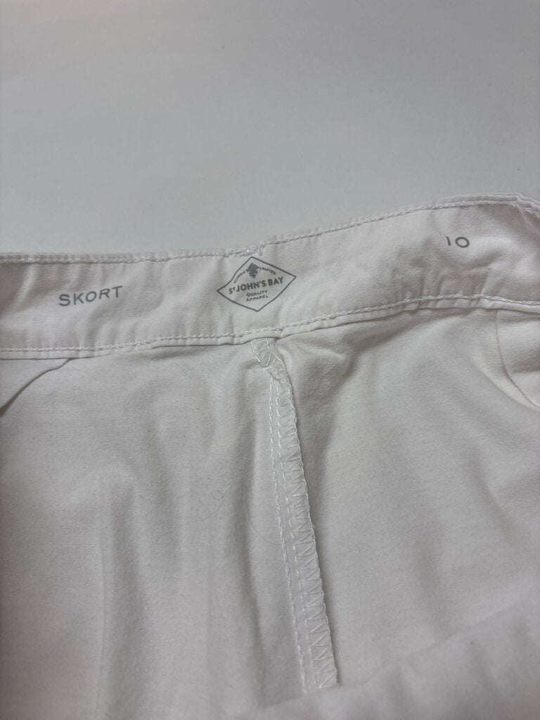 St. John's Bay Women's White Skort