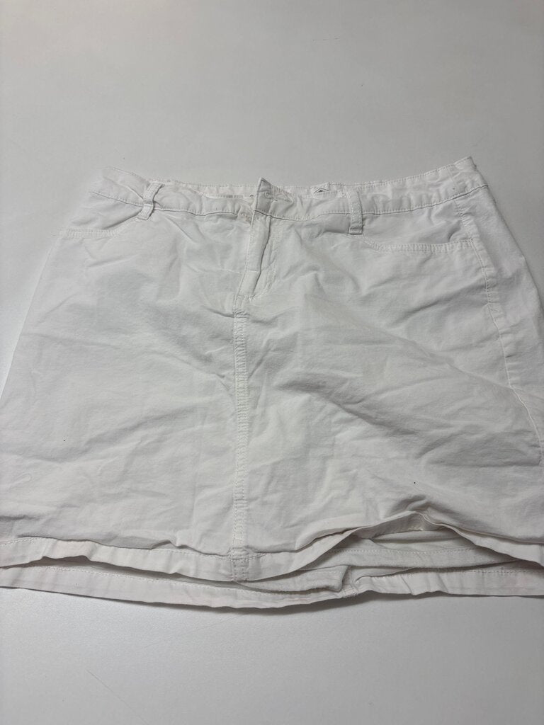 St. John's Bay Women's White Skort