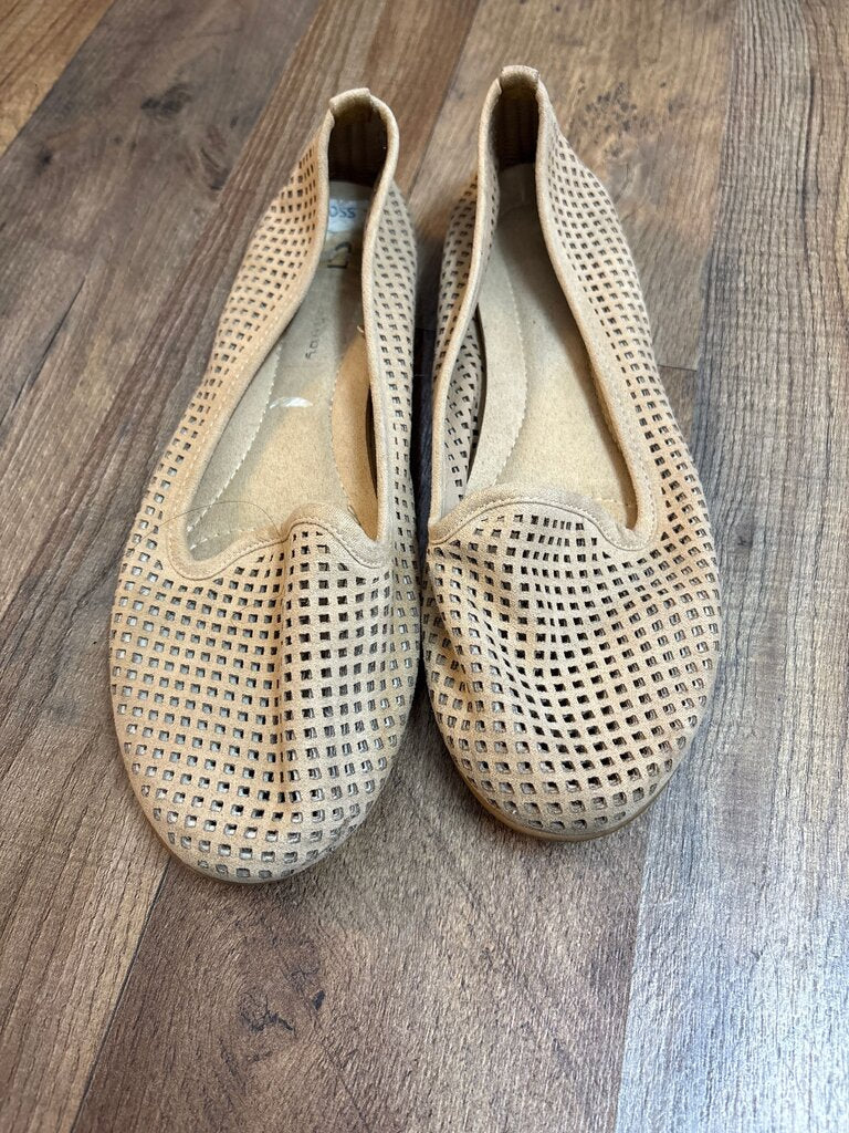 Women’s Beige Mesh Flats