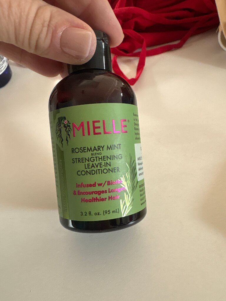 Mielle Rosemary Mint Strengthening Leave-In Conditioner