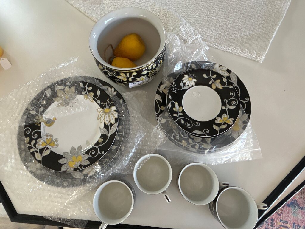 Vera Bradley Yellow Bird Dinnerware Set