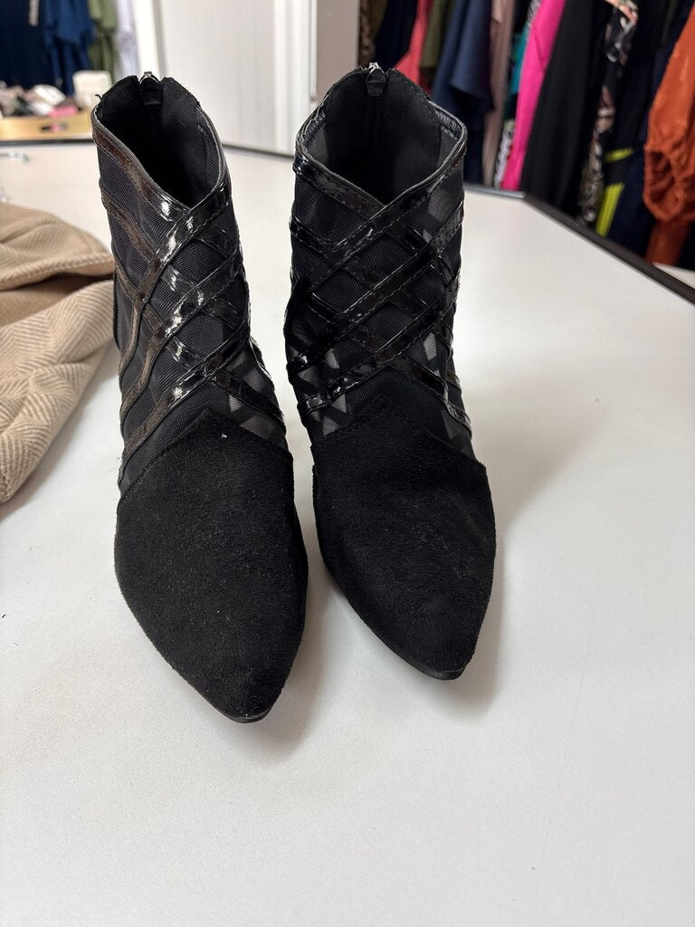 Black Pointed Toe Ankle Boots