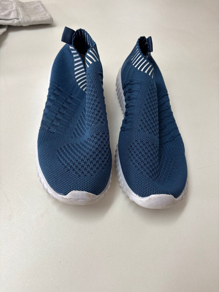 Men's Slip-On Athletic Shoes