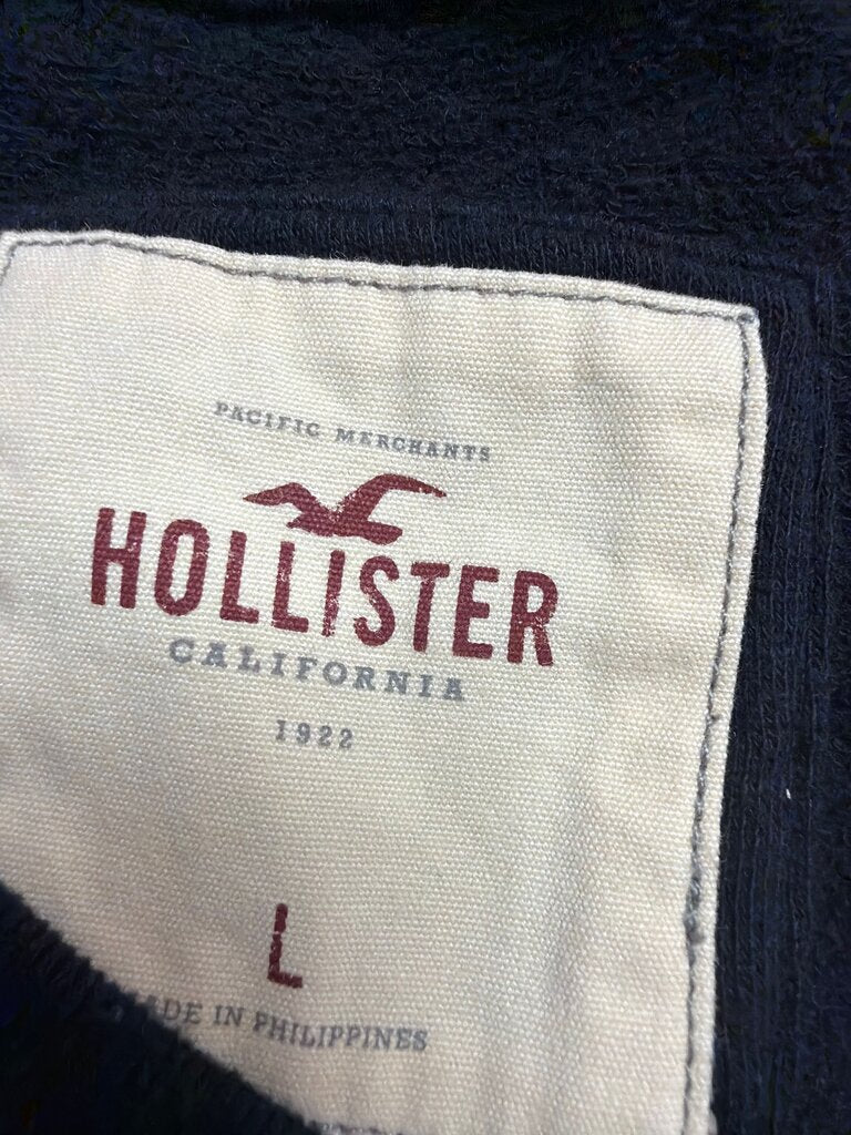 Hollister Women's Dark Navy Top