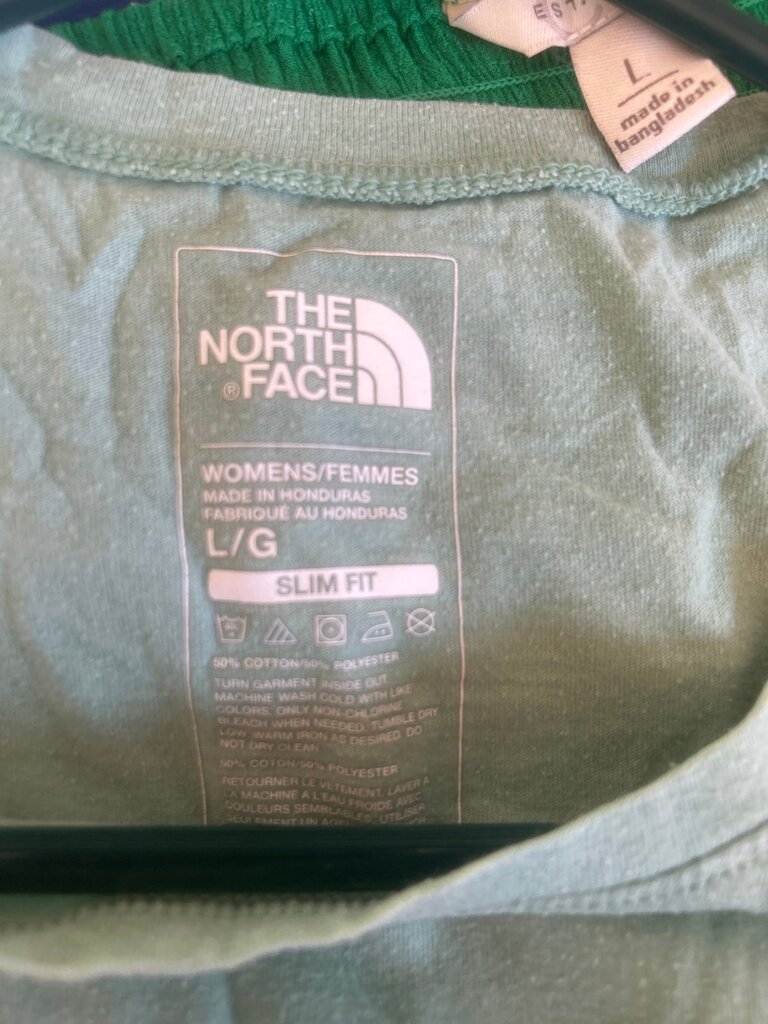 The North Face Women's Slim Fit Tee