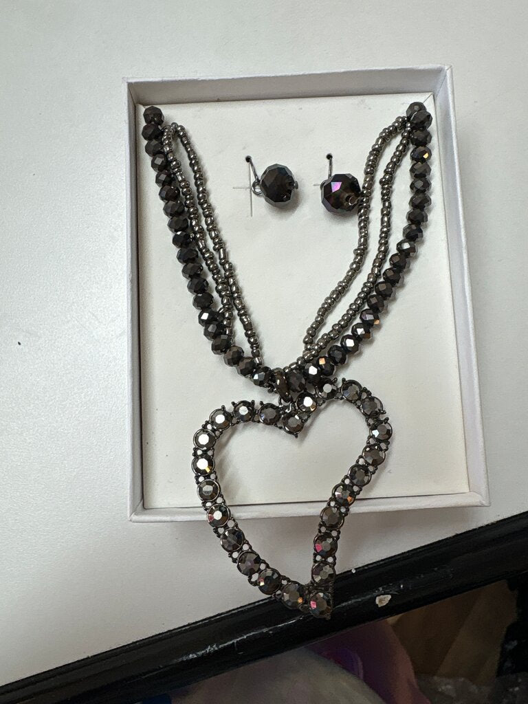 Sparkling Heart Necklace and Earrings Set