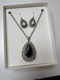 Elegant Silver and Black Pendant Necklace Set