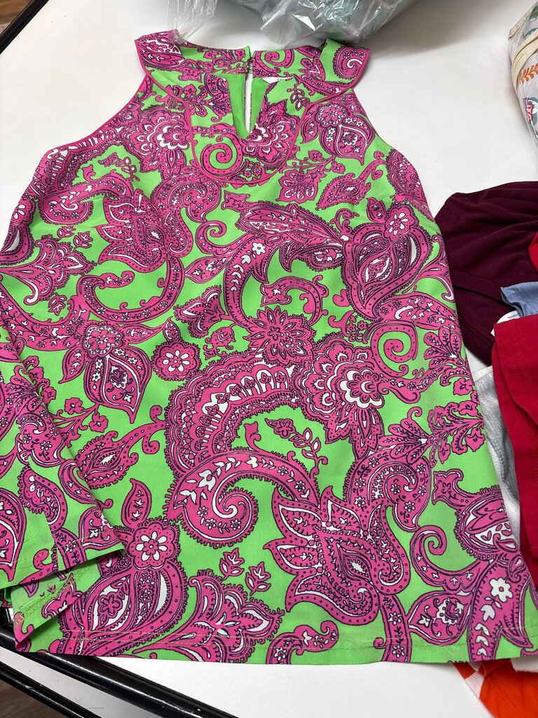 Crown & Ivy Green and Pink Print Top