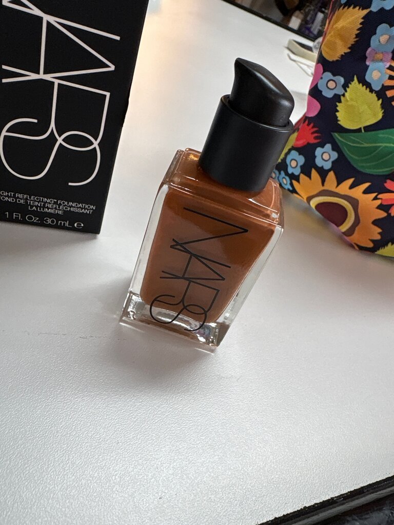 NARS Light Reflecting Foundation