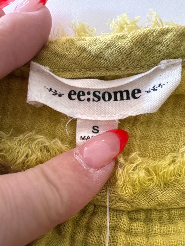 ee:some Yellow Top