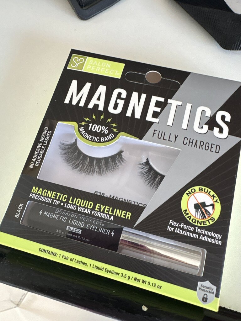 Salon Perfect Magnetic Lashes and Liquid Eyeliner