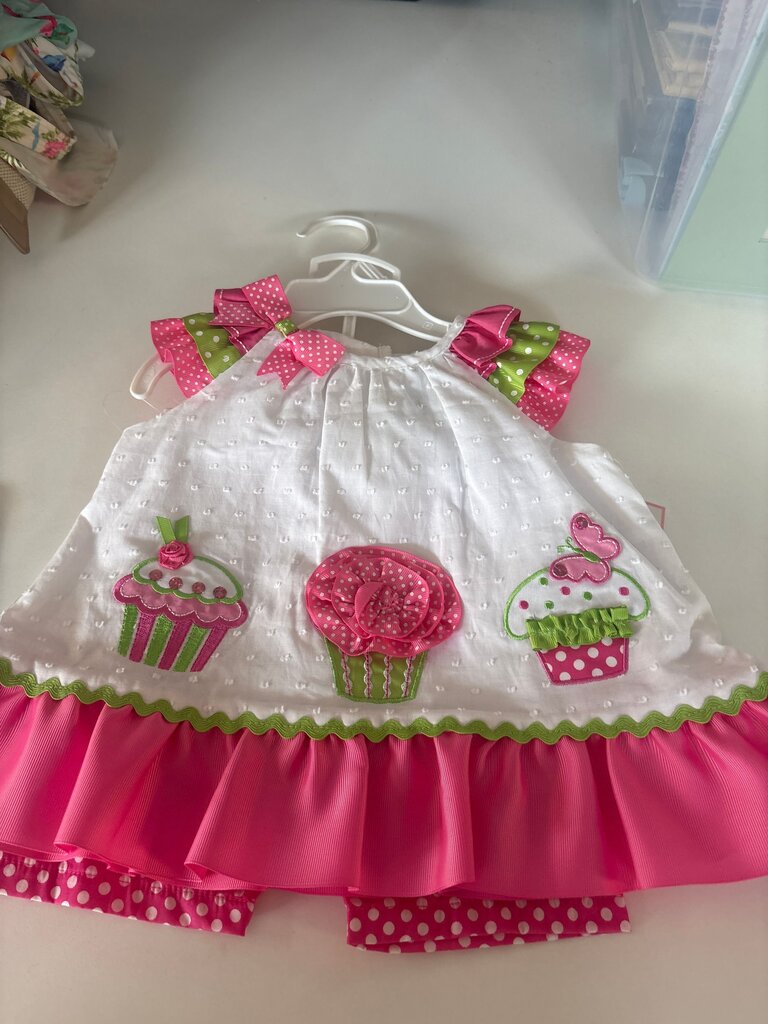Fuchsia Cupcake Themed 2-Piece Set