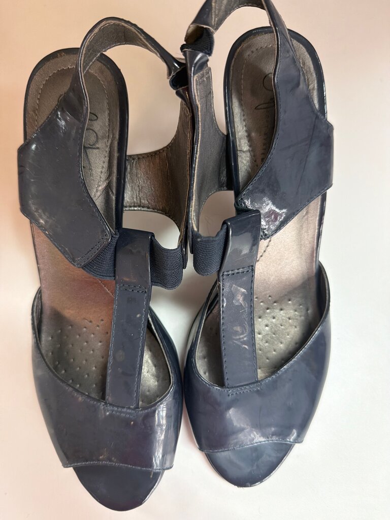 LifeStride Women's Navy Blue Sandals