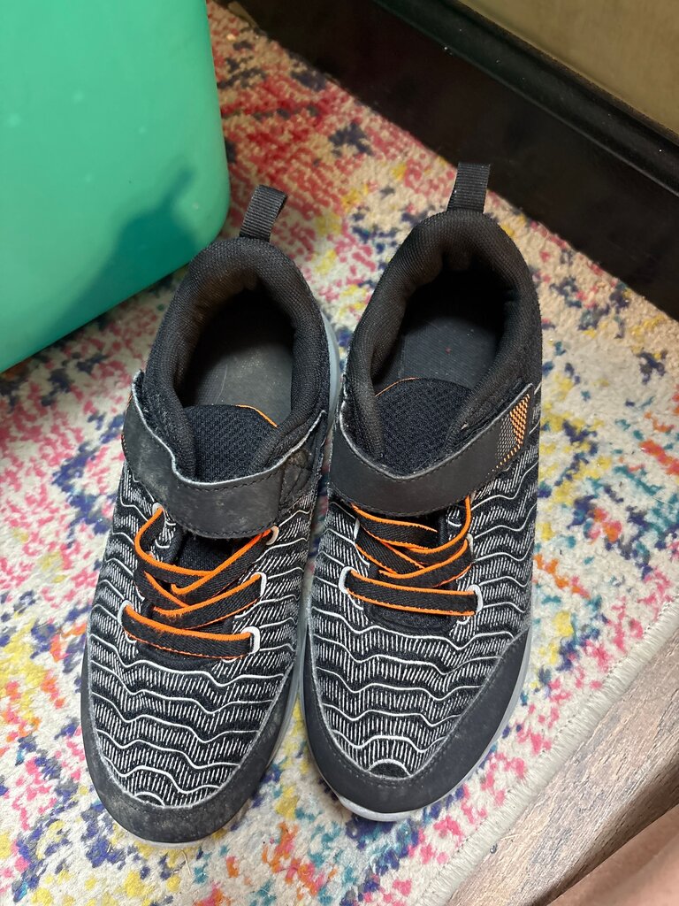 3M Zach Lights Black and Orange Shoes