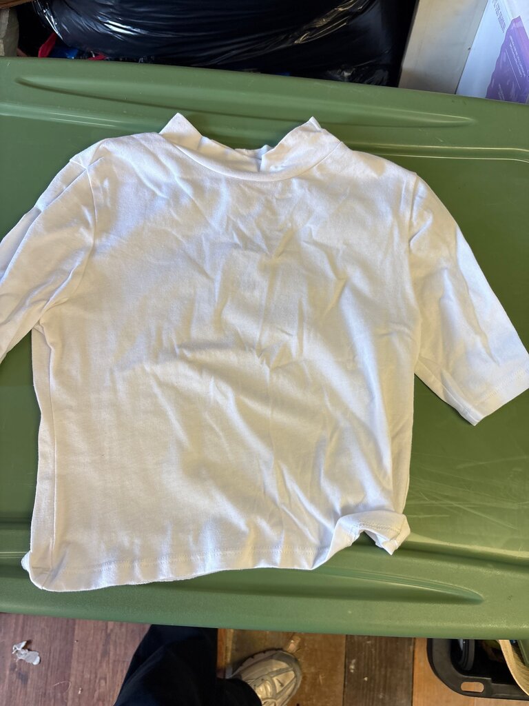 Wet Seal Short Sleeve Top