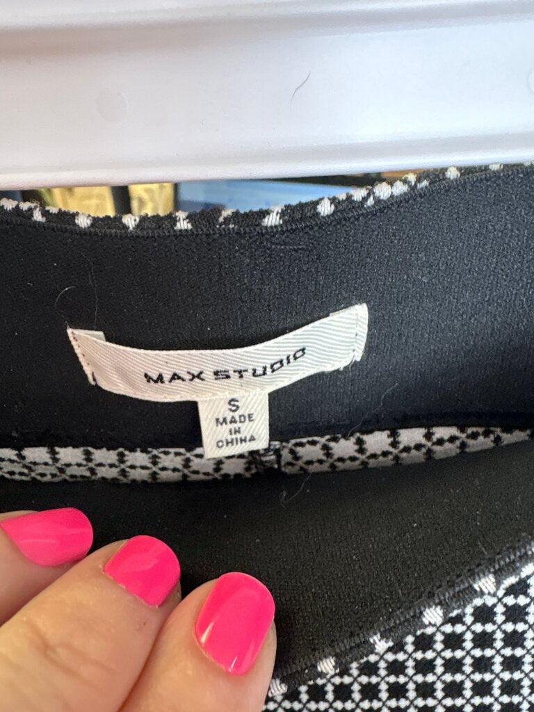 Max Studio Small Black and White Patterned Pants