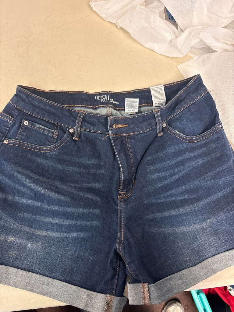 Time and Tru Mid-Rise Denim Shorts