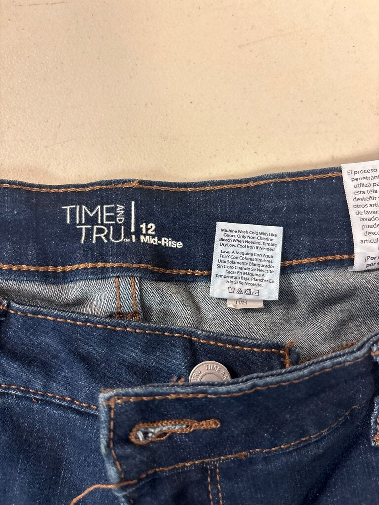 Time and Tru Mid-Rise Denim Shorts