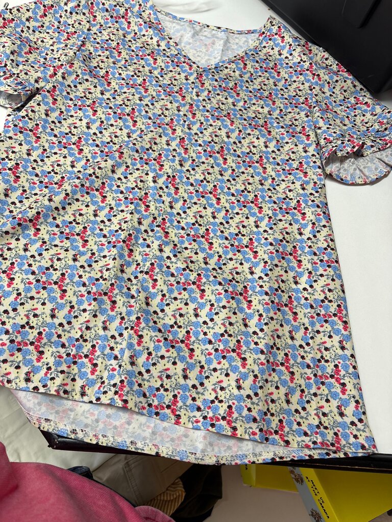 Floral Print V-Neck Top