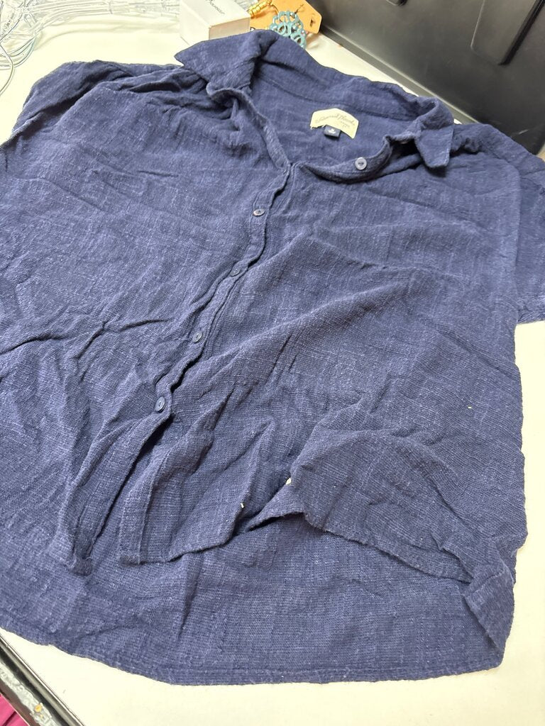 Universal Thread Women's Button-Up Shirt