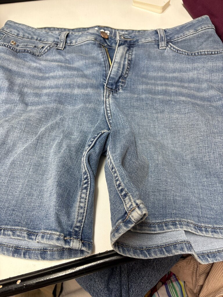 Lee Regular Fit Mid Rise Denim Shorts