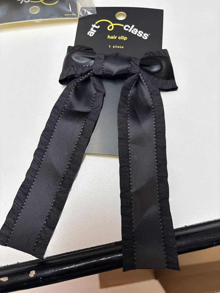 art class hair clip
