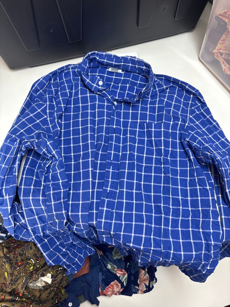 Old Navy Classic Fit Checkered Long Sleeve Shirt