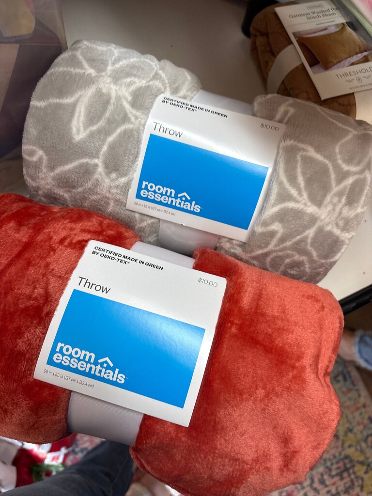 Room Essentials Throw Blanket