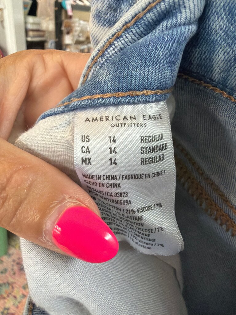 American Eagle Outfitters Women's Distressed Jeans