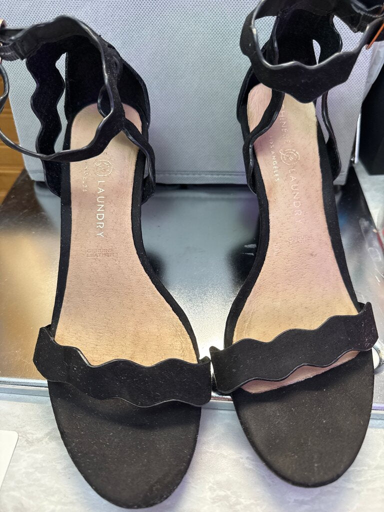 Black Scalloped Strap Sandals