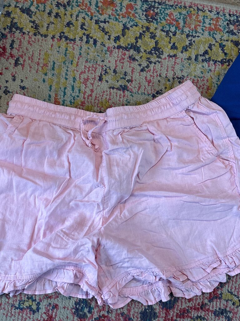 Crown & Ivy Pink Ruffled Shorts