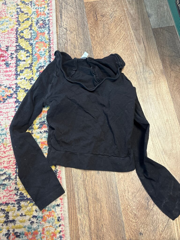 Black Long Sleeve Crop Top