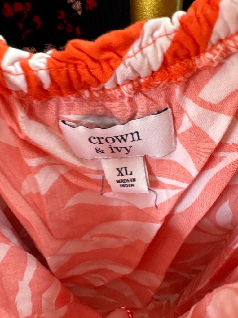 Crown & Ivy Floral Ruffled Blouse
