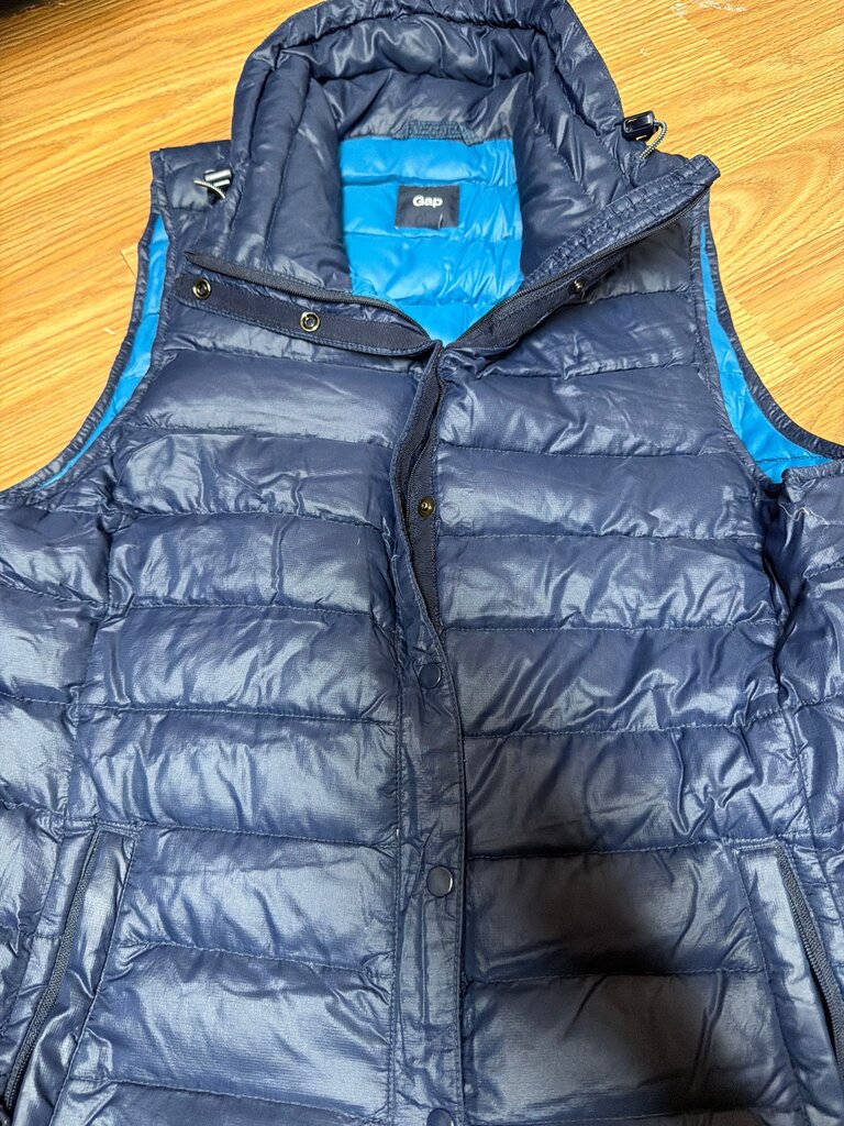 Gap Men's Puffer Vest