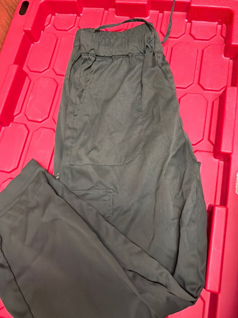 Just Be Women's Small Green Pants