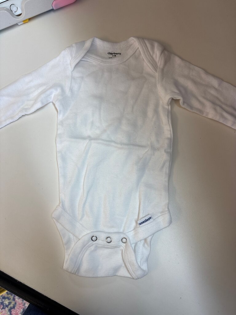 Gerber Long Sleeve Onesie 3-6 Months