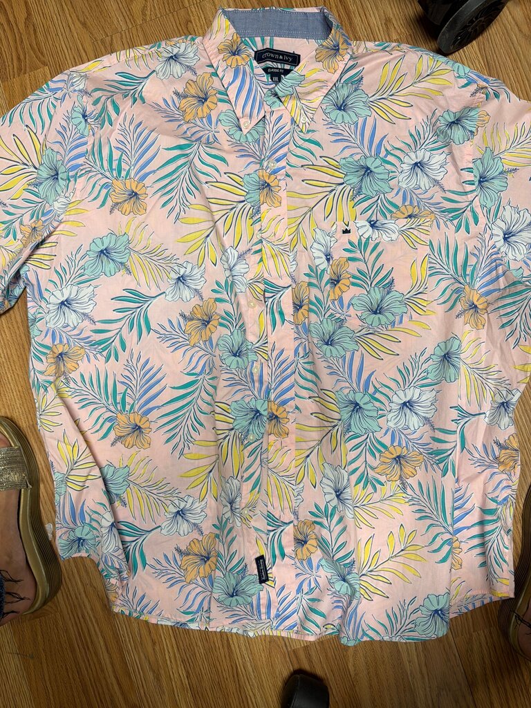 Crown & Ivy Men's Classic Fit Button-Up Shirt