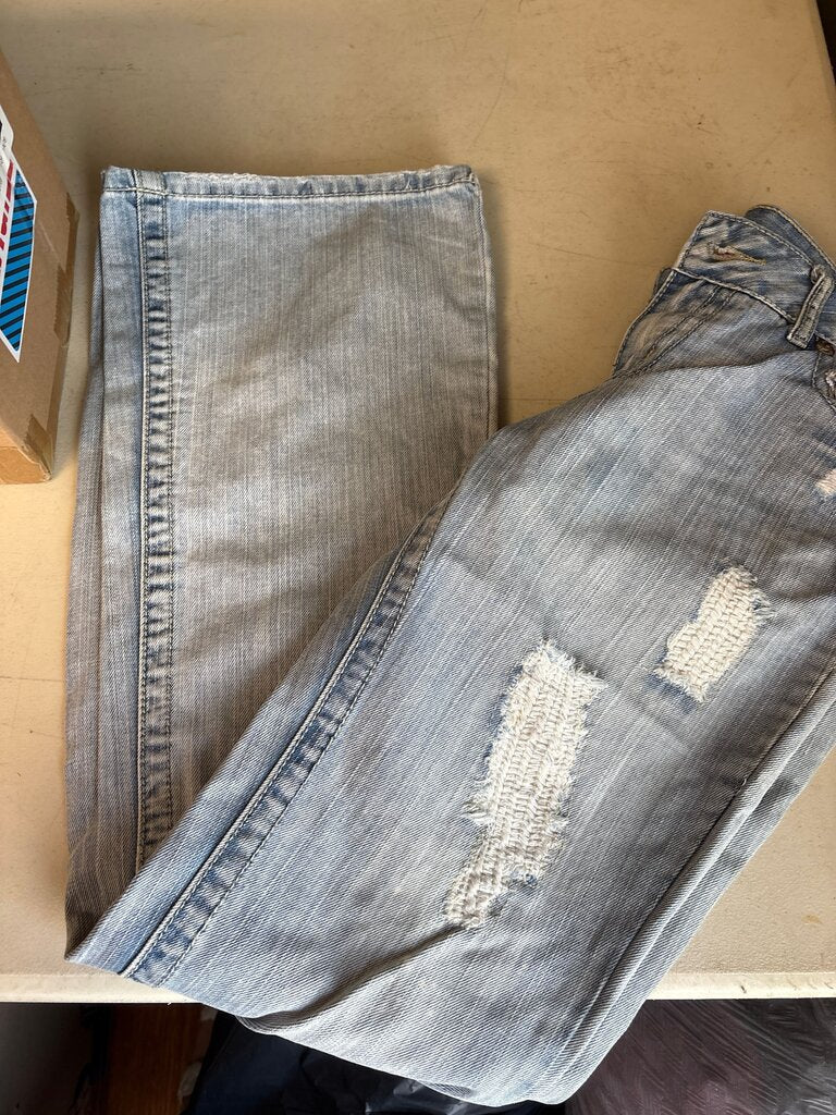 Amethyst Women's Distressed Jeans