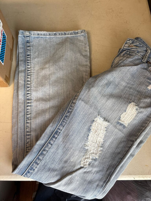Amethyst Women's Distressed Jeans