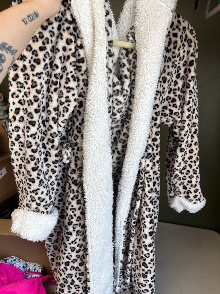 Leopard Print Plush Robe