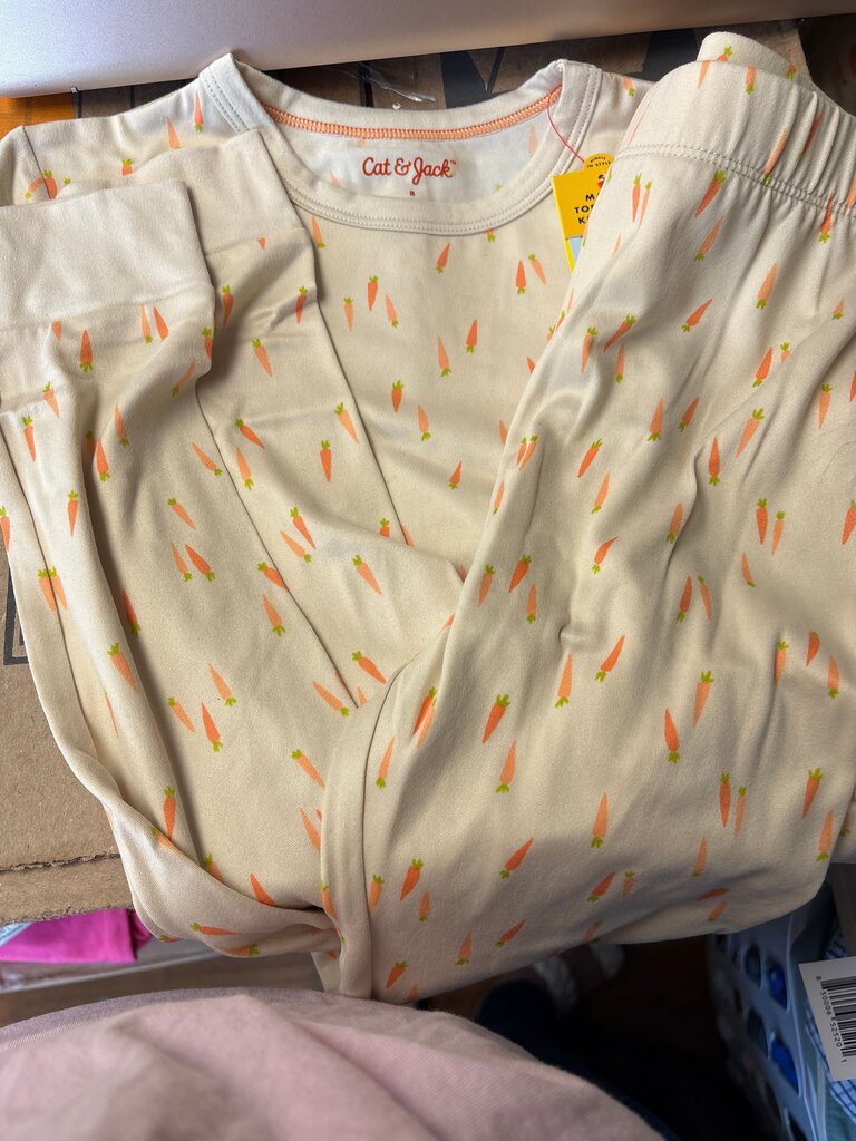 Cat & Jack Kids Pajama Set with Carrot Print