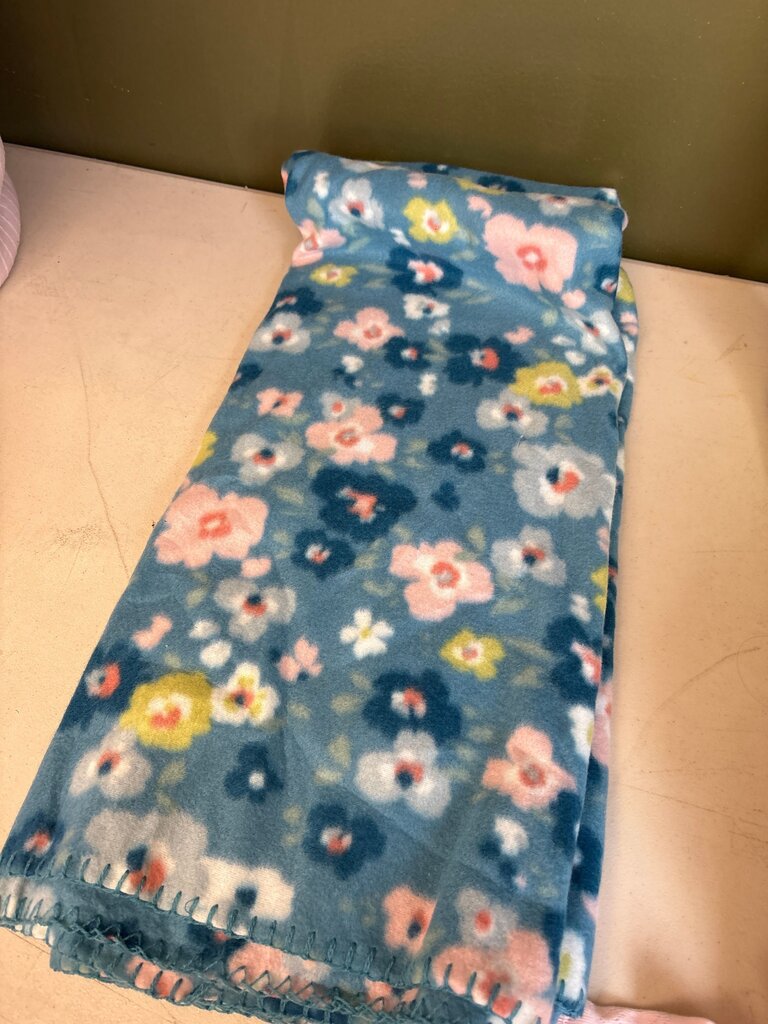 Floral Print Fleece Blanket