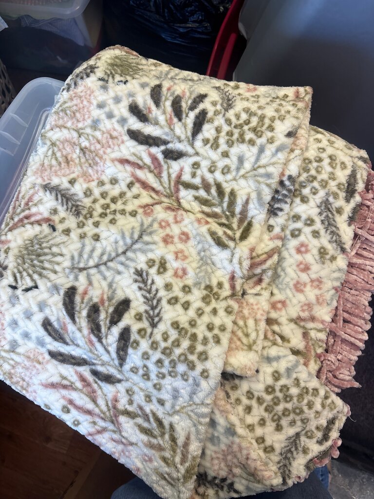 Floral Patterned Throw Blanket