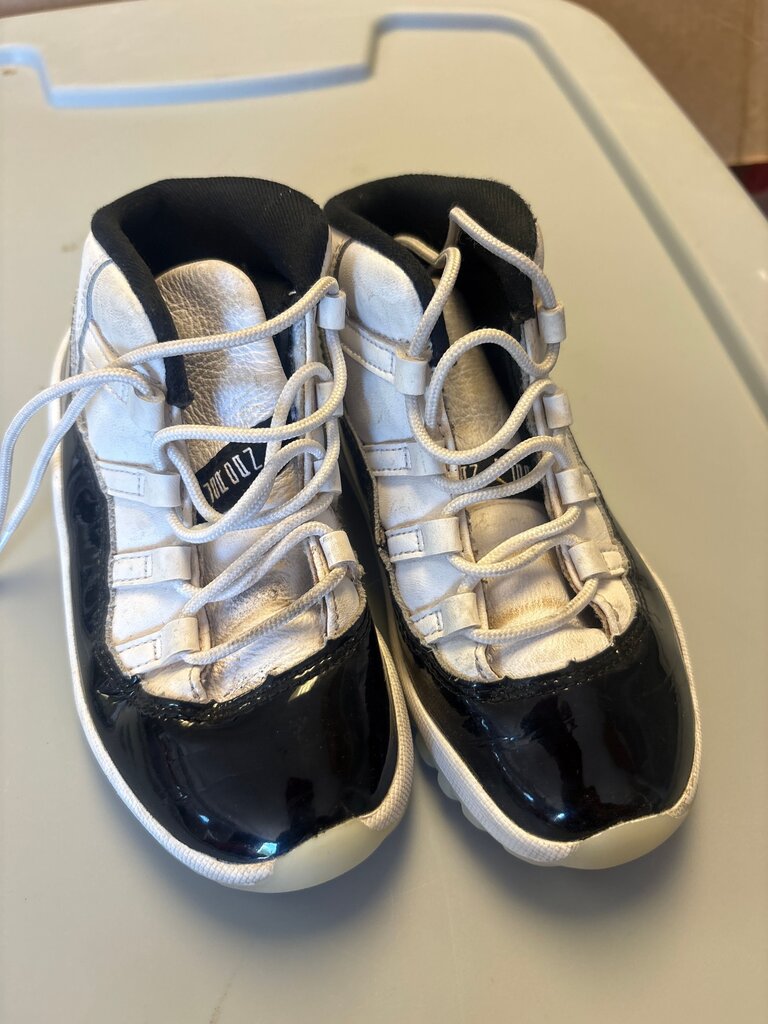 Air Jordan 11 Retro Sneaker