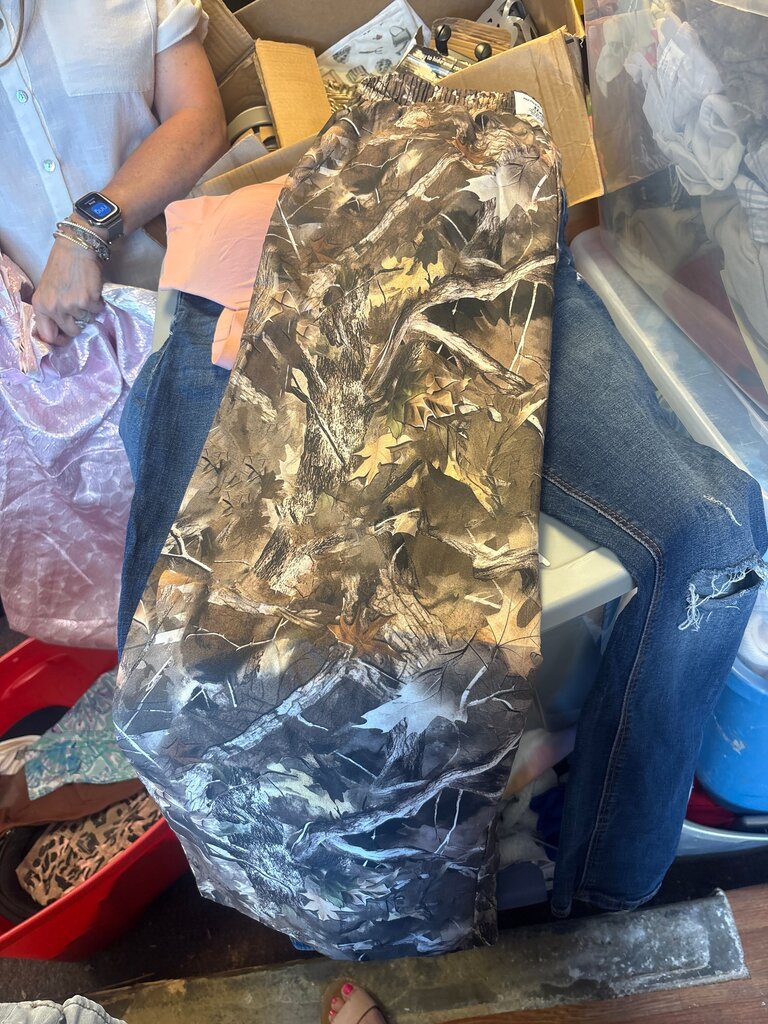 SHEIN Curve Camouflage Pants